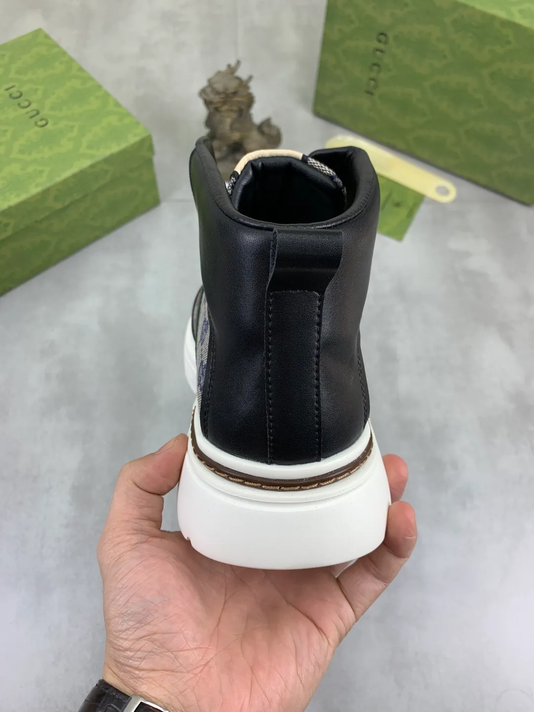 Men's shoes💰P420 💰[New Style] (GUCCI) The latest model from the official website🎁🎁Casual and fashionable men's shoes👟, hot style💥The style is simple and elegant, exclusive for trendy men. The unique double G element of the latest brand from the official website👑Gucci Original decoration, fashionable and generous, the fabric is original frosted calfskin✅Fully imported first-layer pigskin lining, the official website specifies wear-resistant, lightweight original rubber casual outsole, the classic model is taken in real life🎬38-44 2️⃣ colors available